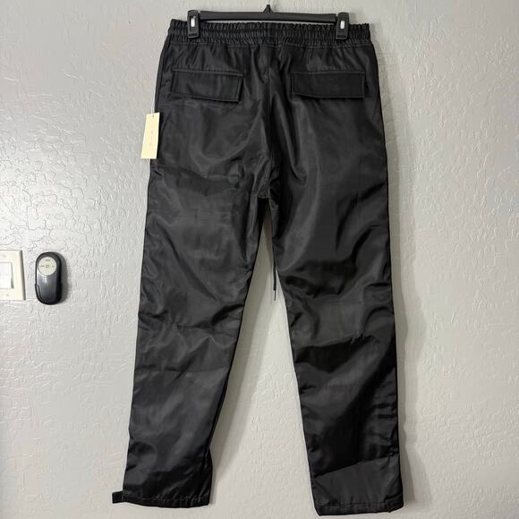 MNML Black Cargo Pants - Picture 2 of 6